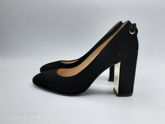 Escarpins en cuir velours noir - MINELLI - T36 de seconde main