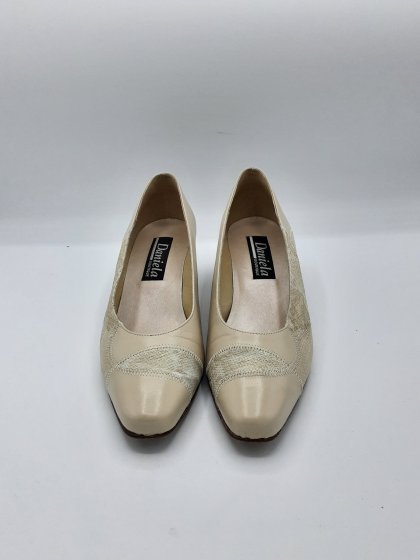 Escarpins  Daniela boutique beige de seconde main