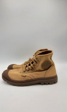 Paire de baskets de seconde main