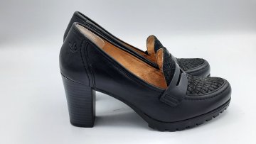 Mocassin à talon noir caprice