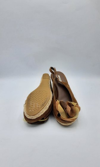 Sandales compensées Geox marron de seconde main