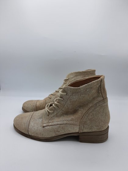 Bottillons en cuir velour dorés