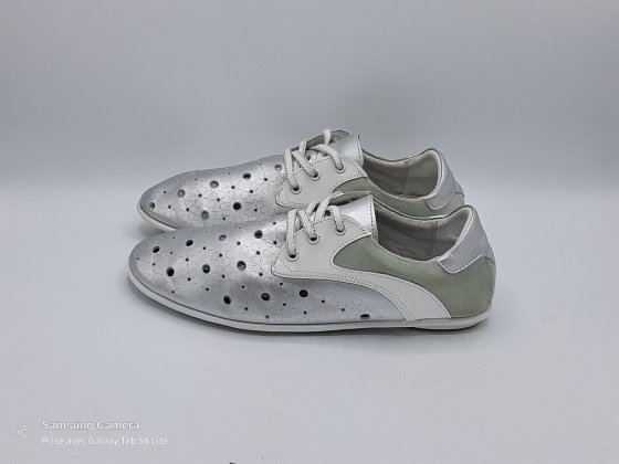 TENNIS ARGENT PERFORE CUIR DE SECONDE MAIN