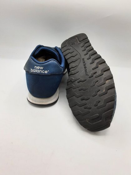Baskets NEW BALANCE marines de seconde main