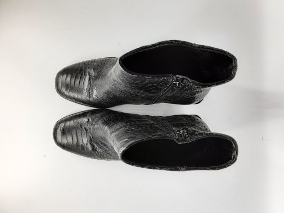 Bottes, bottines de seconde main.