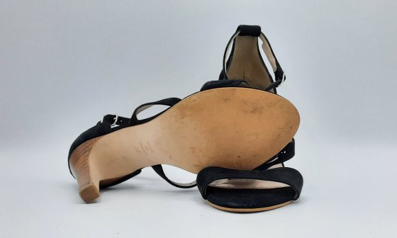 Sandales à talon noir de seconde main