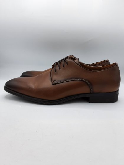 Derbies ZARA MAN camel de seconde main