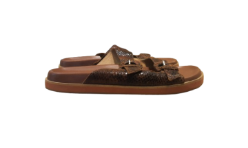 Paire de sandales de seconde main