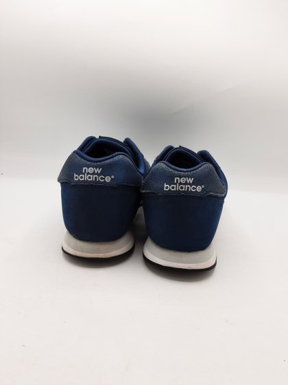 Baskets NEW BALANCE marines de seconde main