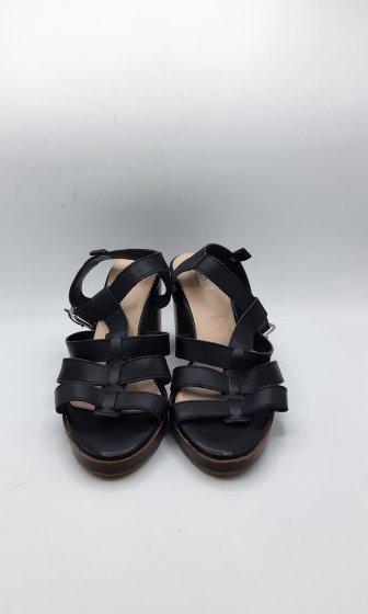 sandales noire à talon