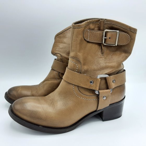 BOTTINES