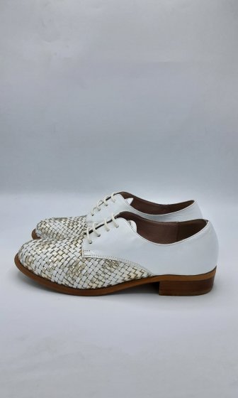 Derbies Donna Più blanc et doré de seconde main