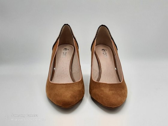 Escarpin Camel cuir nubuck Eram