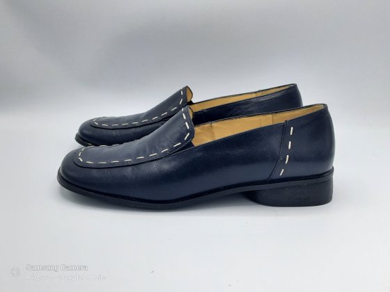 Mocassin cuir marine UN TOUR EN VILLE T38 de seconde main
