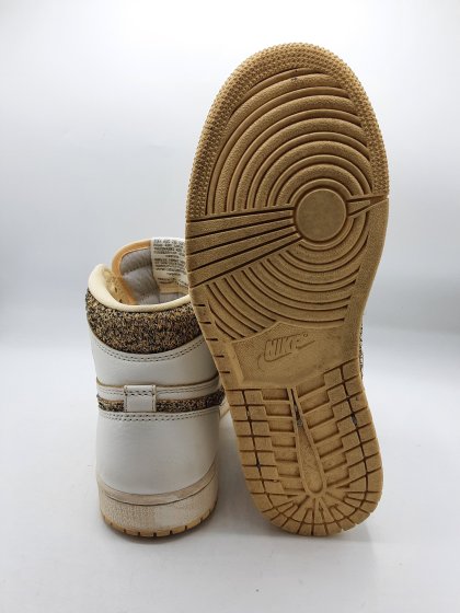 Baskets NIKE  AIR JORDAN 1 blanches de seconde main