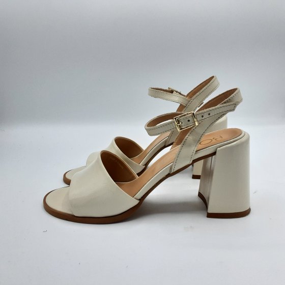 Sandales à talons beige Bocage de seconde main