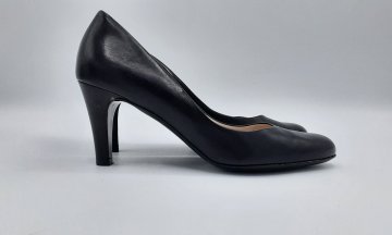 Paire d’escarpin noir en cuir lisse de seconde main