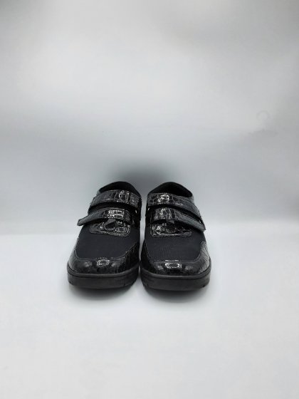 CHAUSSURES AVEC SCRATCHS DE SECONDE MAIN