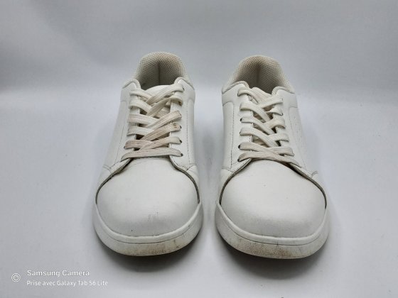 Tennis blanche T39 de seconde main