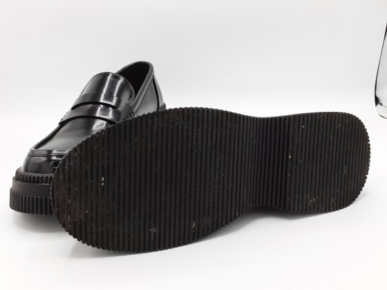 Mocassin noir vernis Victoria compensé 37 de seconde main