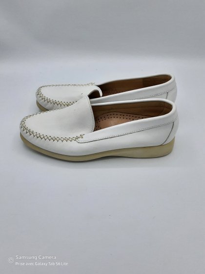 Mocassins en cuir blanc - HIRICA - T37 de seconde main