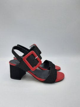 Sandale noir et rouge Ivoire de seconde main