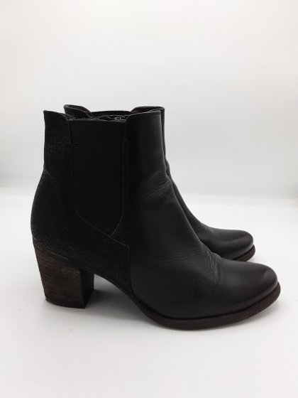 Botinne noir en cuir de seconde main