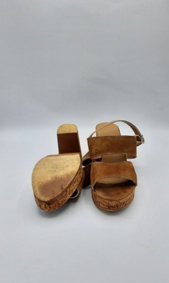 Sandales compensées cognac de seconde main
