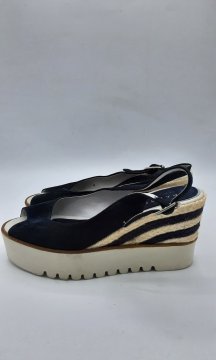 Sandales compensées bleu marine de seconde main