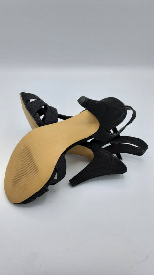 Sandale noir brillant de seconde main