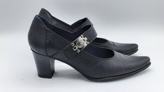 Escarpins à brides