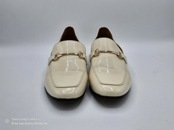 Mocassin écru avec mords doré T38 de seconde main