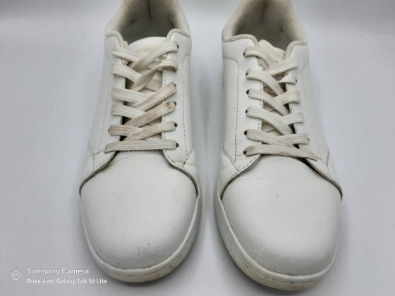 Tennis blanche T39 de seconde main