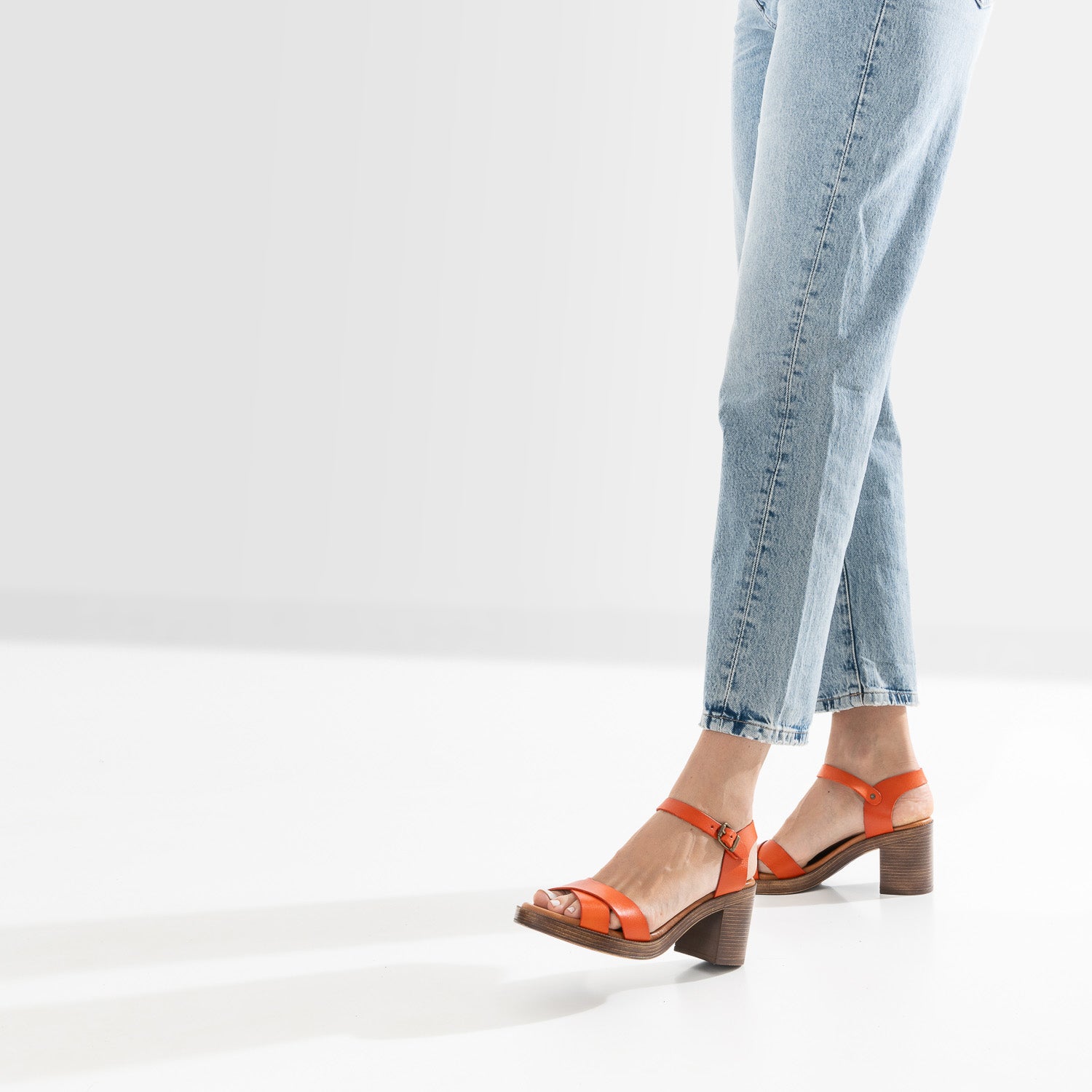 SANDALE TALIGA ORANGE