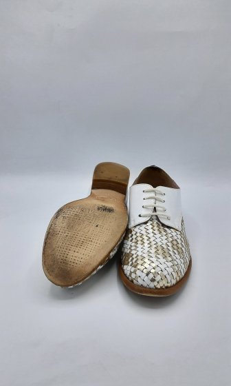 Derbies Donna Più blanc et doré de seconde main