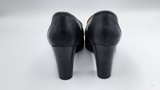 Mocassin à talon noir caprice