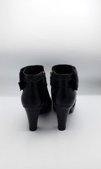 Bottines noires à talons