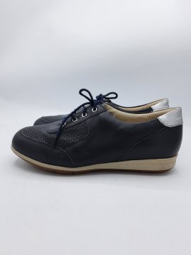 Baskets DAMART marines de seconde main