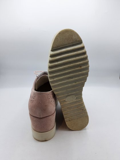 Derbies plateformes DE MARQUE INCONNUE roses de seconde main
