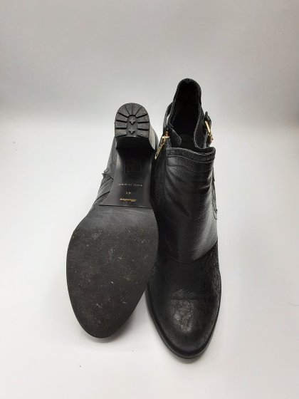 Bottines à talons noires bata de seconde main