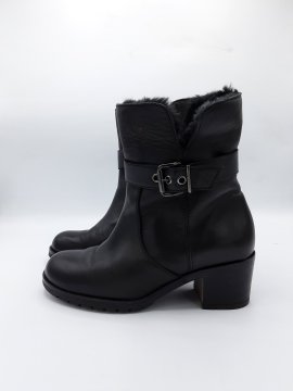 Bottines noir a talons  de seconde main