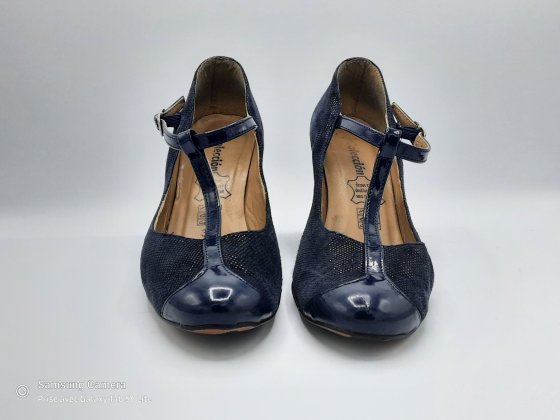 Salomé marine cuir LA COLECCION T38 de seconde main
