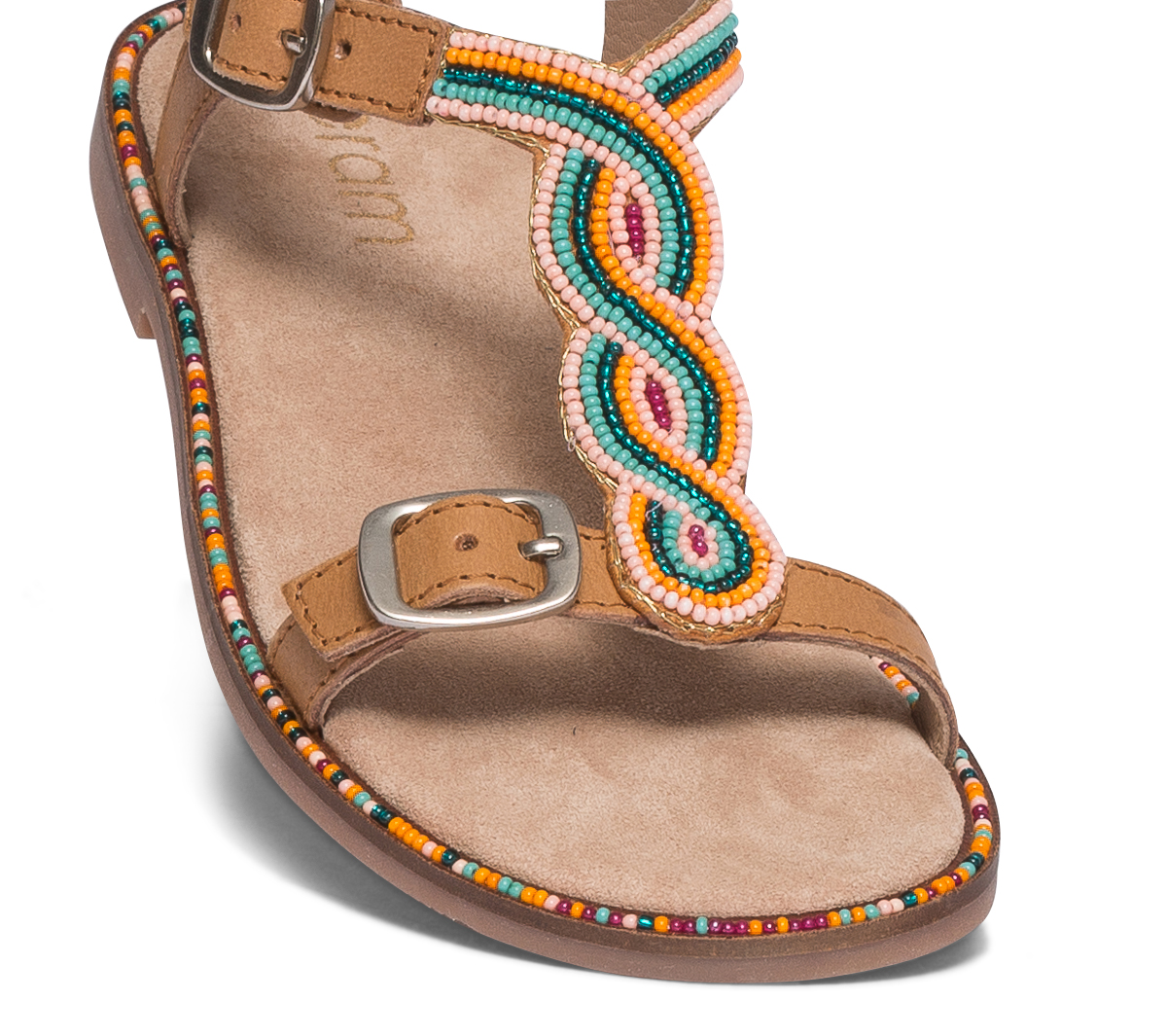 Sandale beige en cuir brodé perles rouges