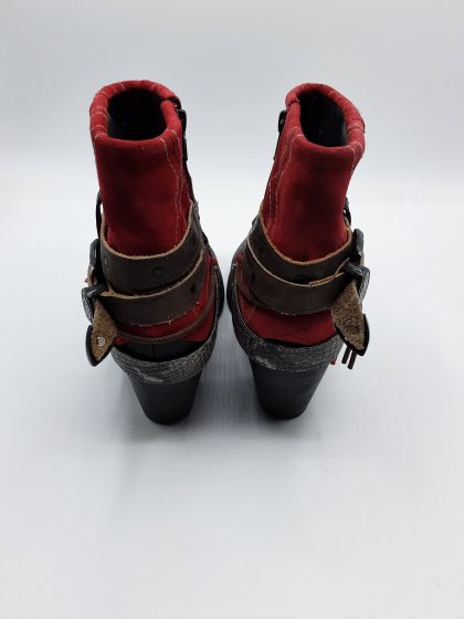 Boots sacha