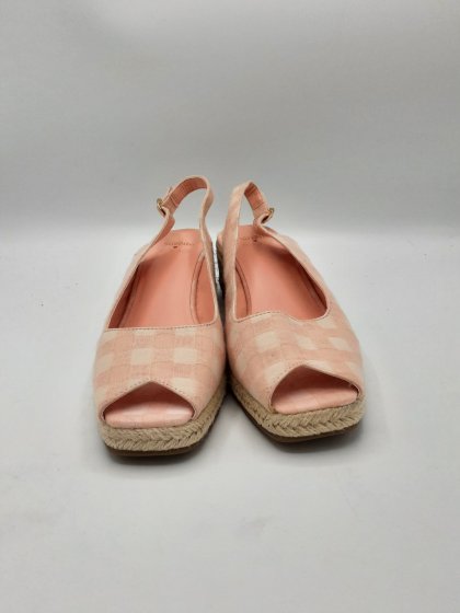 Sandale compensée rose de seconde main