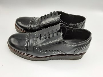 Derbies en cuir glacé noir. Seconde main