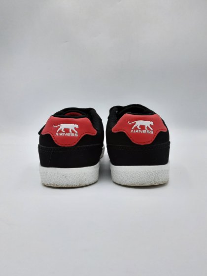 Baskets AIRNESS noires de seconde main