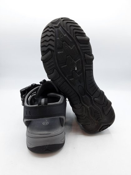 Chaussures de marche ADVENTURIDGE grises de seconde main