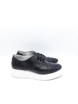 Paire de mocassins noirs