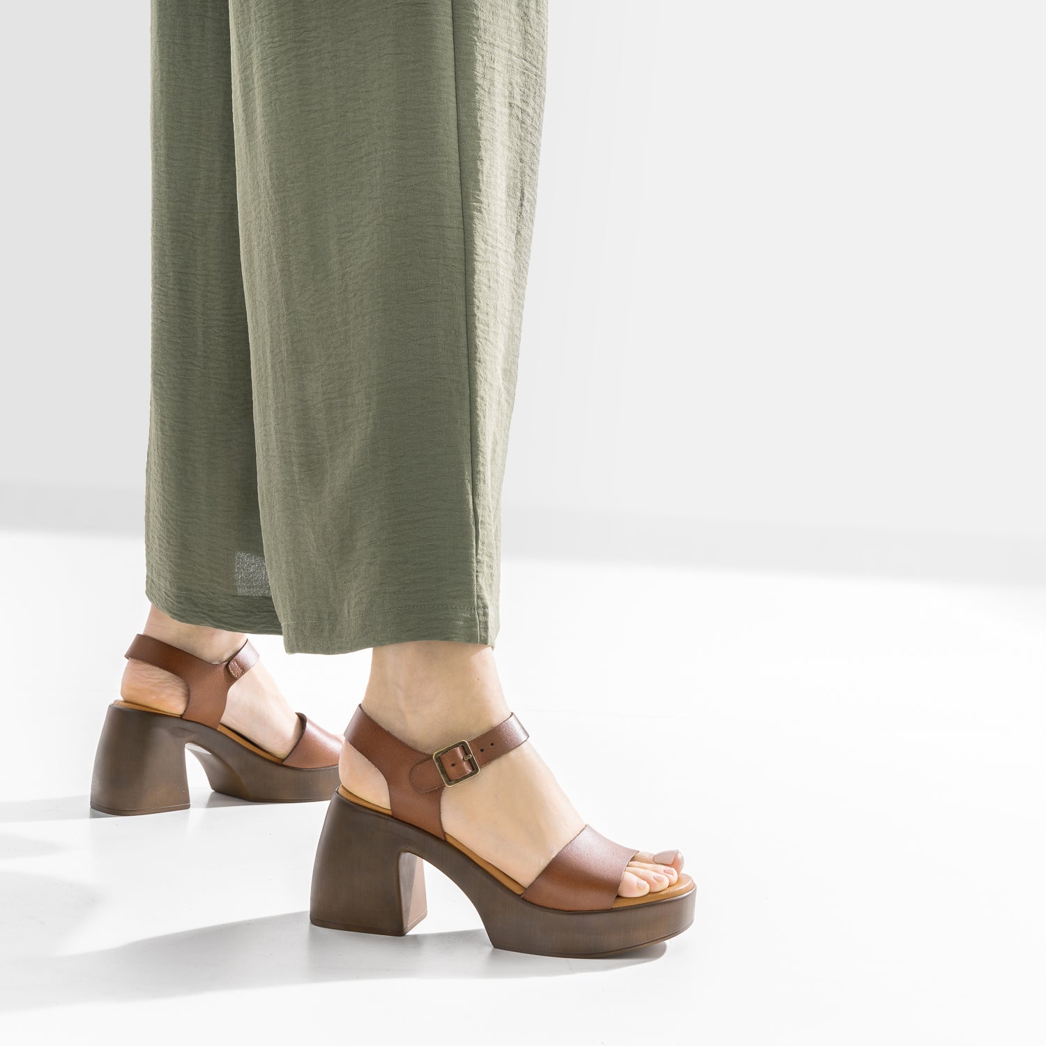 SANDALE GRETEL COGNAC